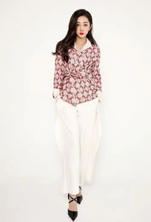 陈嘉男曾经在《欢乐喜剧人》,《金牌喜剧班》等小品舞台上都有出色