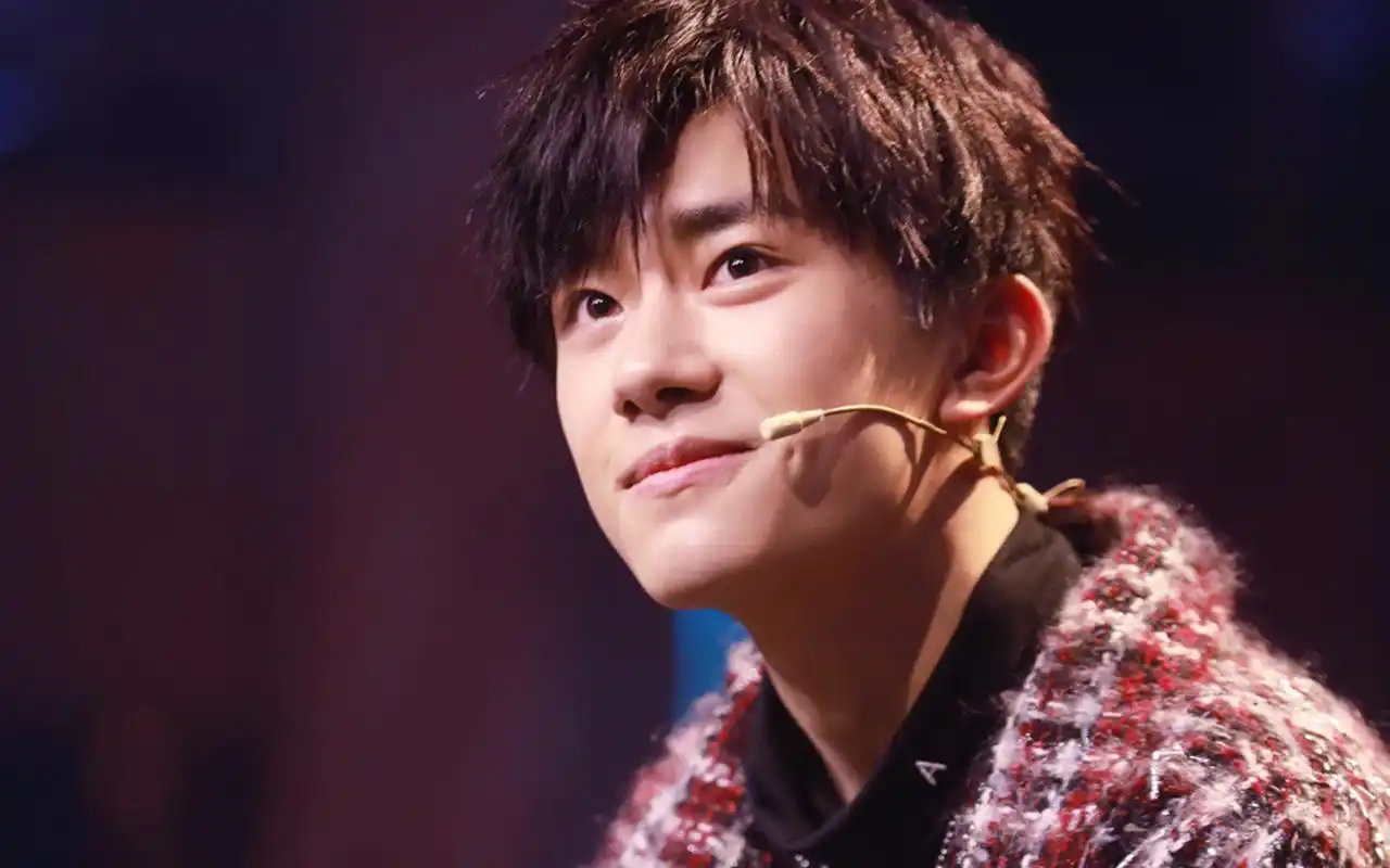 这就是街舞易烊千玺高清图片桌面壁纸