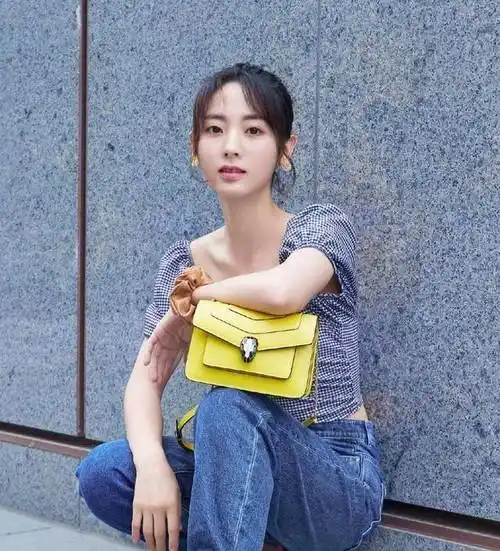 因戏生情,26岁邢菲恋情曝光,对方却不被网友看好_唐晓天_评论_cp