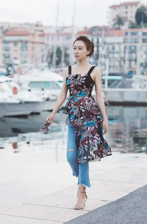 毛俊杰新写真曝光 自信优雅展女性魅力