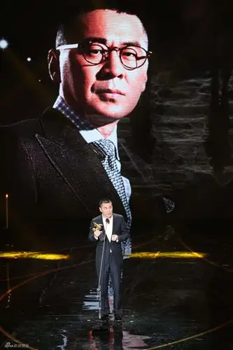 组图:大陆片"承包"金马奖 陈建斌蒋勤勤恩爱_高清图集_新浪网