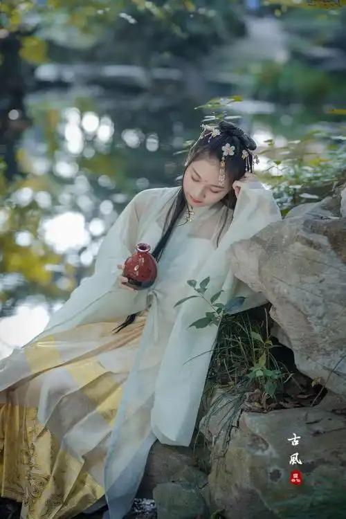 古风一袭青衣