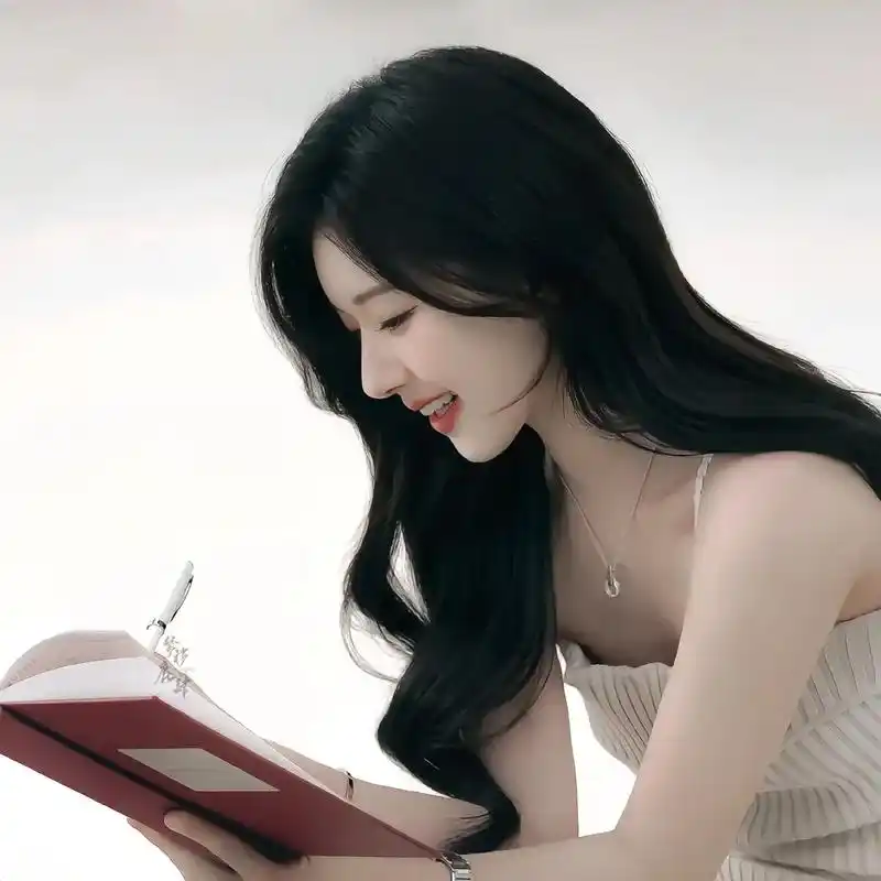 侧脸真好98  #赵露思 #赵露思高清美图 - 抖音