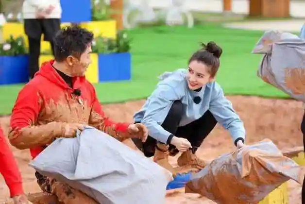 奔跑吧兄弟收视率 跑男第9季的悲哀!_华夏智能网