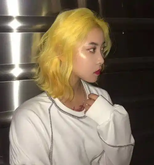 适合暗黄皮肤女生的3款发色,显白又显气质,染头发前一定要了解