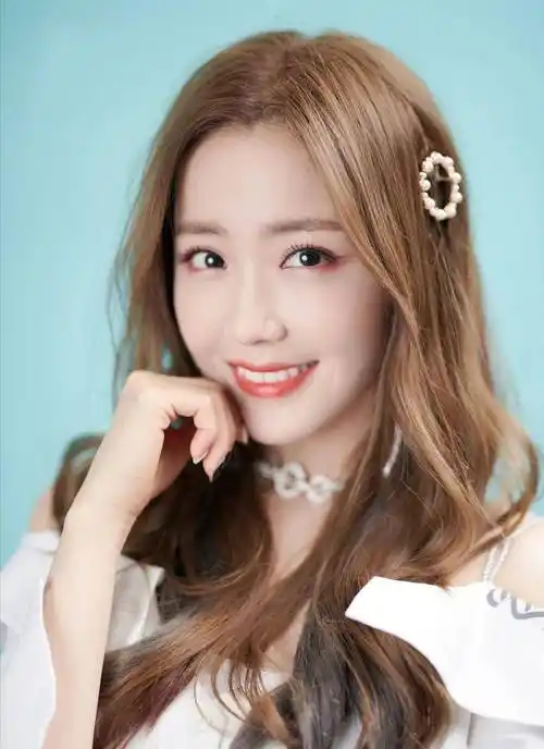 王艺瑾,笑容甜美可人的"甜美系"女神