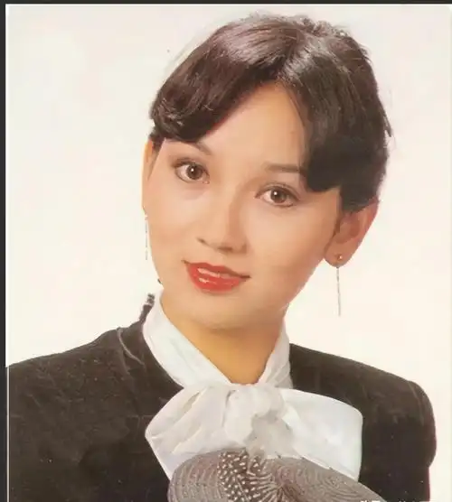 赵雅芝的3个麒麟子小儿子继承衣钵长子次子个个让她骄傲