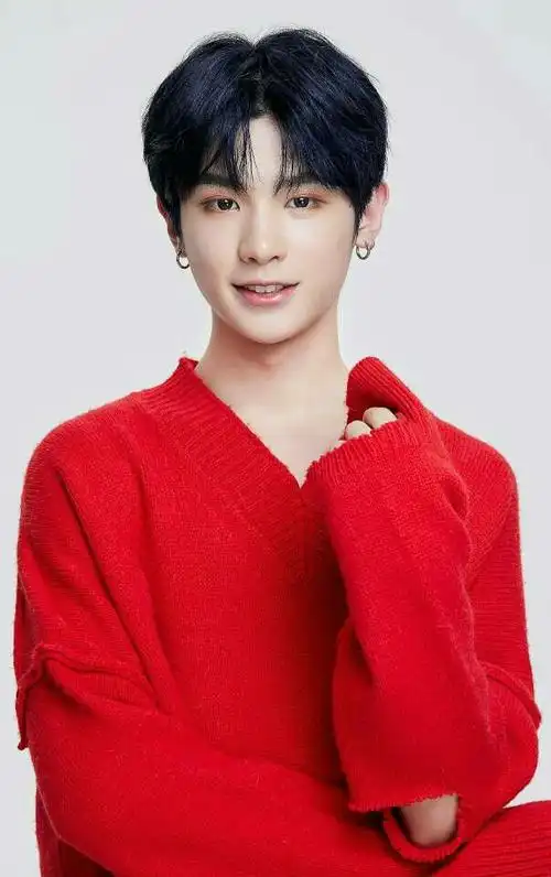 justin黄明昊