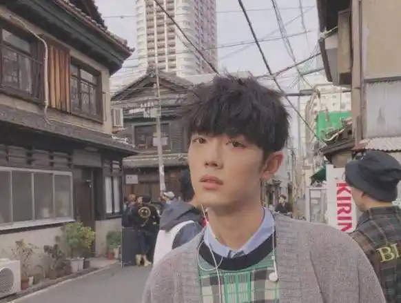 肖战档期满到装不下,转身又确定新角色,疑似《朱颜》视镜已过_王一博