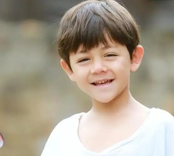 刘烨的儿子诺一比以前更帅了!12岁,五官清秀,气质佳