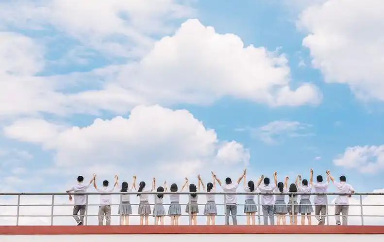 庆元大学毕业照合影创意拍摄定格青春-艾木木传媒(杭州)有限责任公司