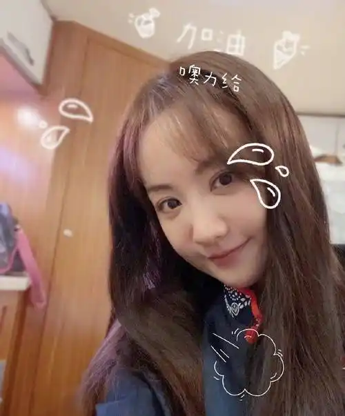 被岁月遗忘的杨蓉,40岁素颜出镜晒自拍,状态却像25岁不显老_普通人