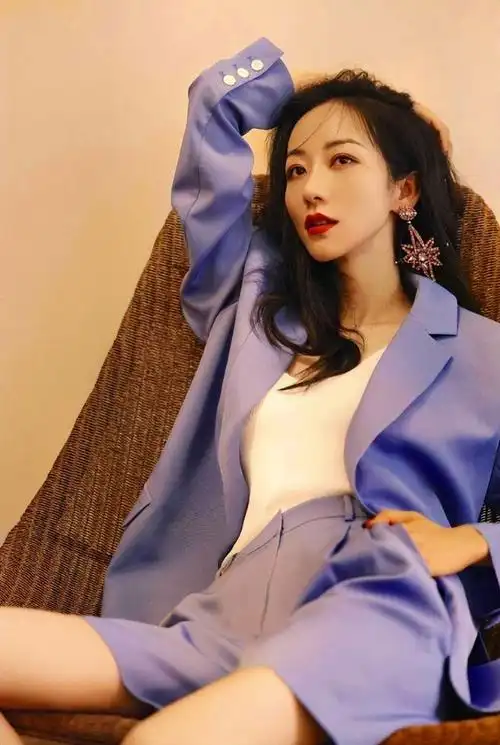 韩雪和富商万山约会照被曝光!两人年龄相差18岁但感情稳定