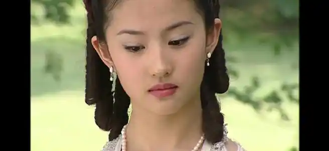 考古一下金粉世家里14岁的刘亦菲