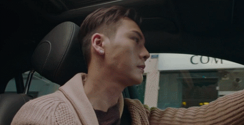 陈伟霆开车摇头看路gif动图_动态图_表情包下载_soogif