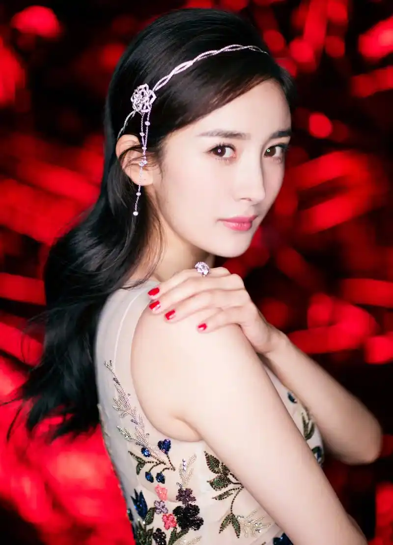 杨幂中国风长裙性感高清图片杨幂图片