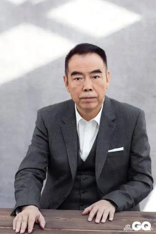 陈凯歌和儿子陈飞宇同框拍摄大片 网友期待父子二人合作电影