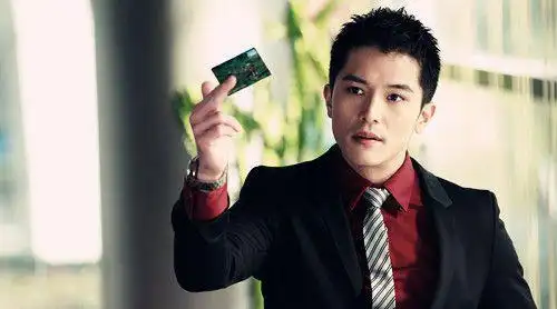 邱泽和贺军翔长得很像