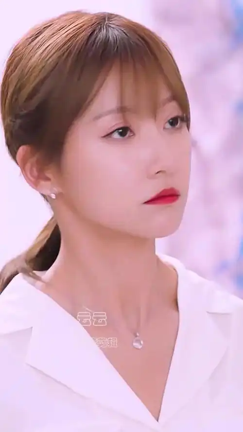 余玥真的太美了!#他在逆光中告白