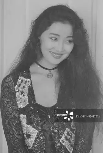 刘蓓一手捧红过吴秀波,早年演过《编辑部的故事》,《过把瘾》.