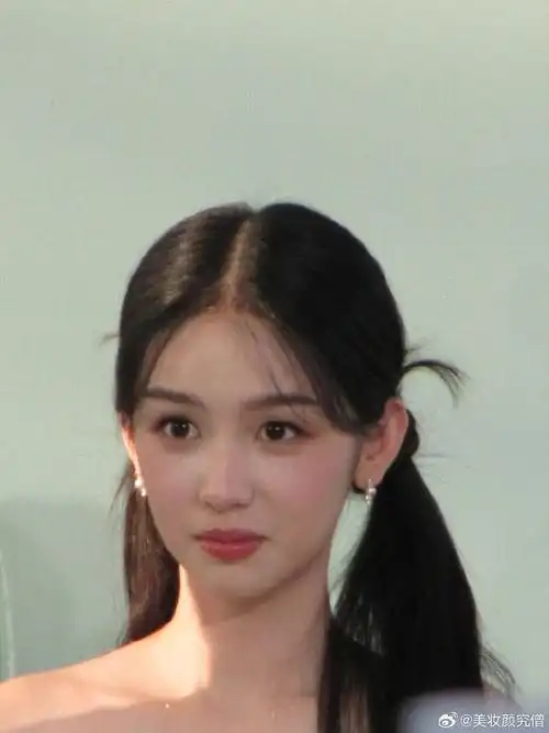 周也##周也吹金粉##美出圈#做她的站姐应该很