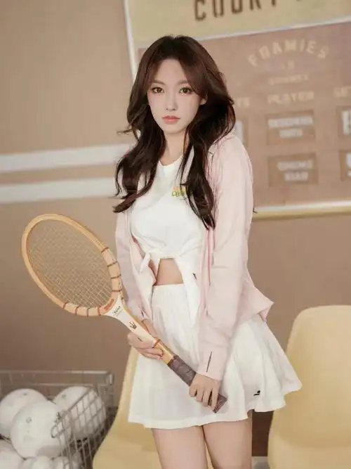 程潇百褶裙运动物料  这大肉腿好爱