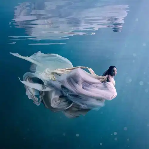 奇幻又唯美,这位潜水摄影师,给我们呈现一组视觉大片_腾讯新闻