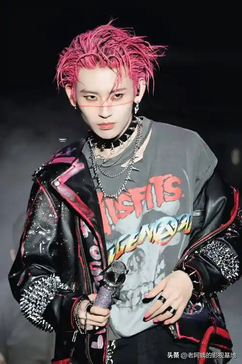 说唱顶流转战当爱豆,狂拽rapper变小甜豆,一首情歌