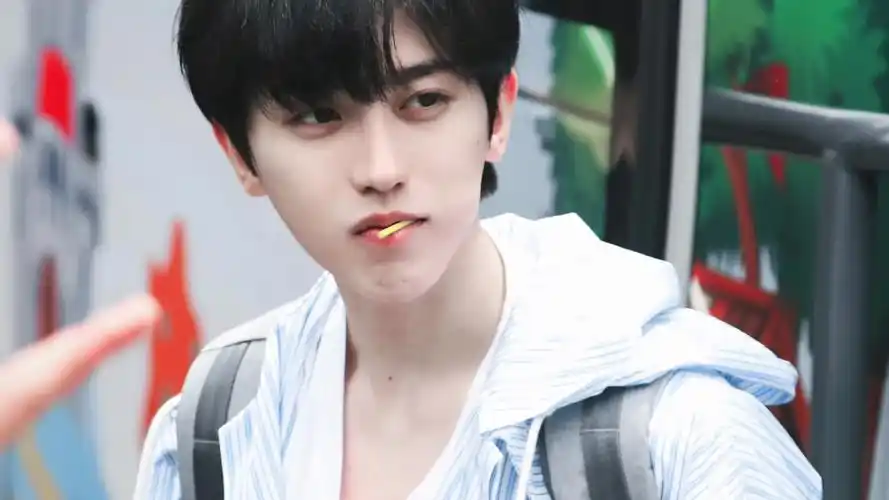 2021,让我们和蔡徐坤一起,为了梦想而努力吧!