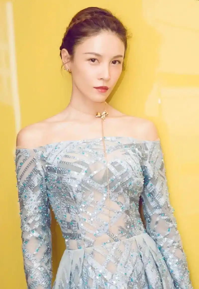 我爱张蓝心959595 - 抖音