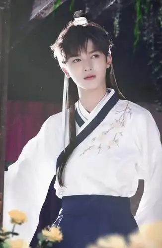 朱正廷古装大片,陌上人如玉,公子世无双,这次终于不是p图了_高清图集