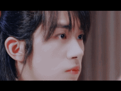 易烊千玺可爱动图