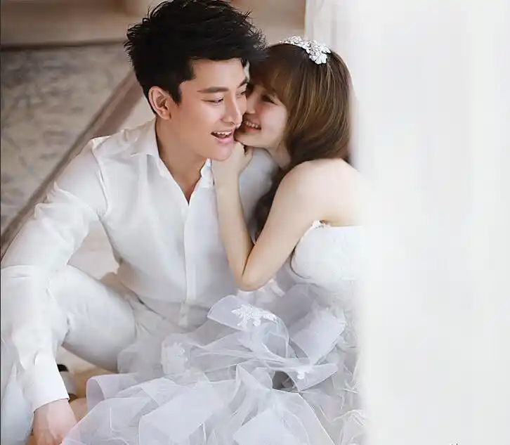 贾乃亮李小璐唯美婚纱照,每一张美的窒息,最后一张真羡慕李小璐