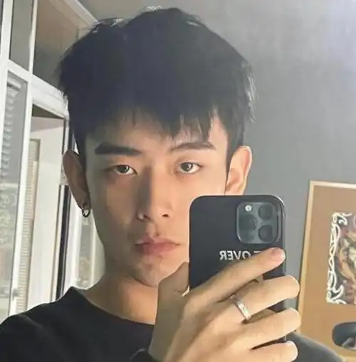 男生轻微纹理烫蓬松,男神不可或缺的男士烫发