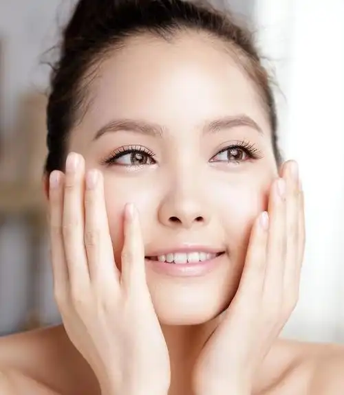 女人过了40岁,也不要放弃保养,学会"3个步骤"皮肤细腻光滑