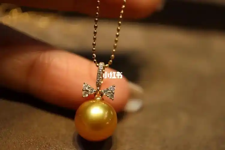 南洋金珍珠钻石项链