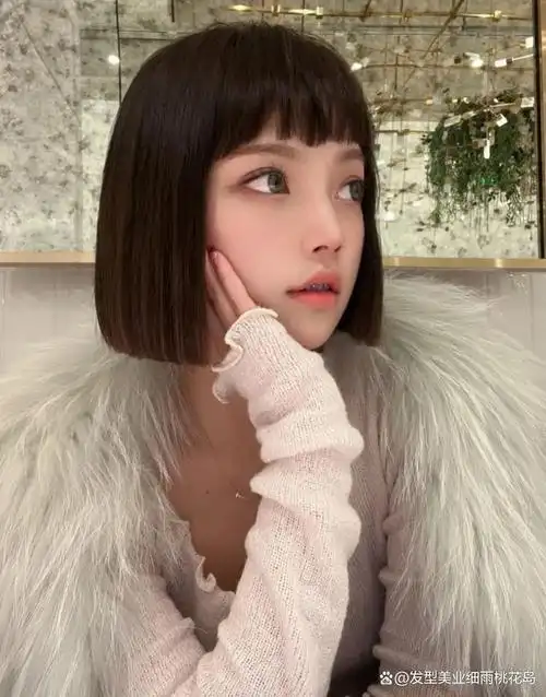 短发漫画刘海发型