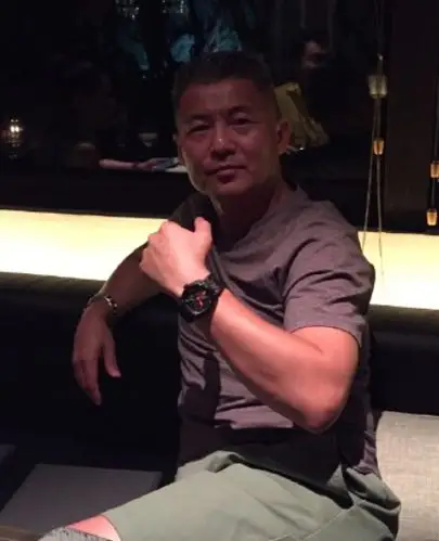 那英49岁老公孟桐近照