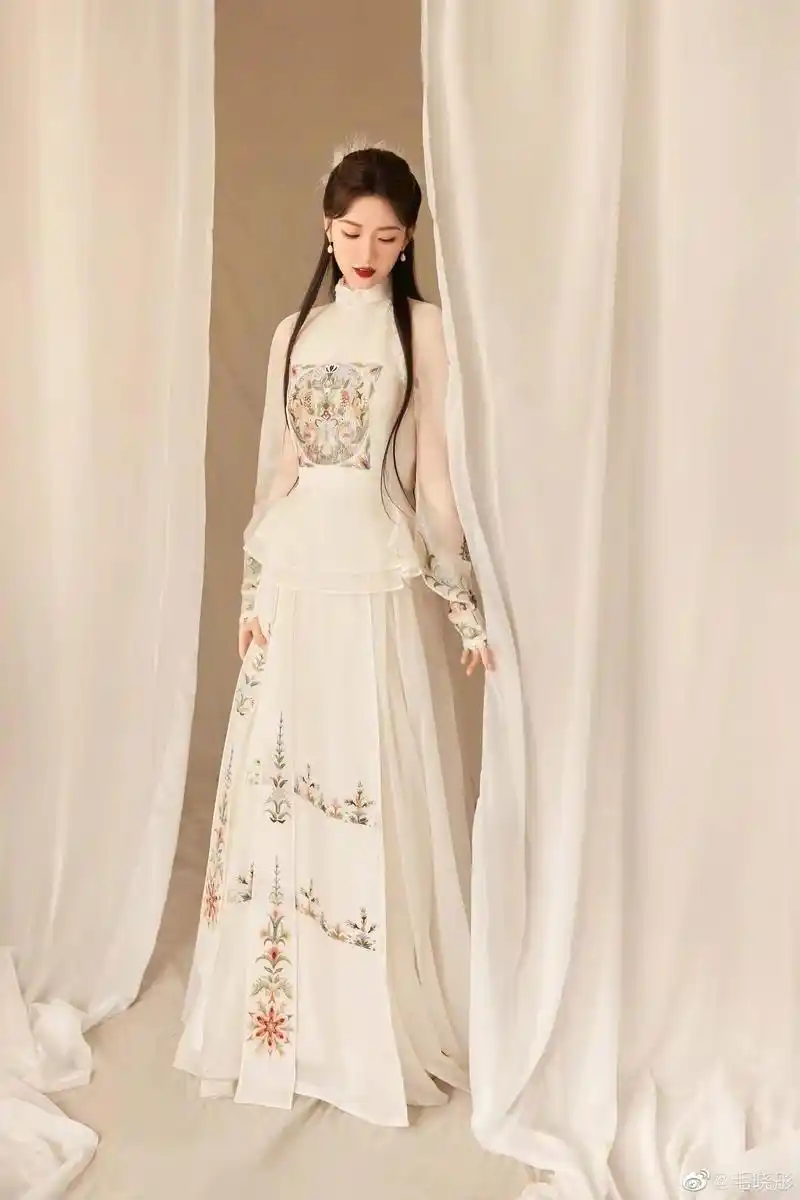 毛晓彤古装照曝光,太惊艳了