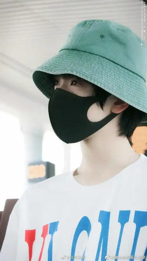 看起来又像贺峻霖又像朱志鑫 来自