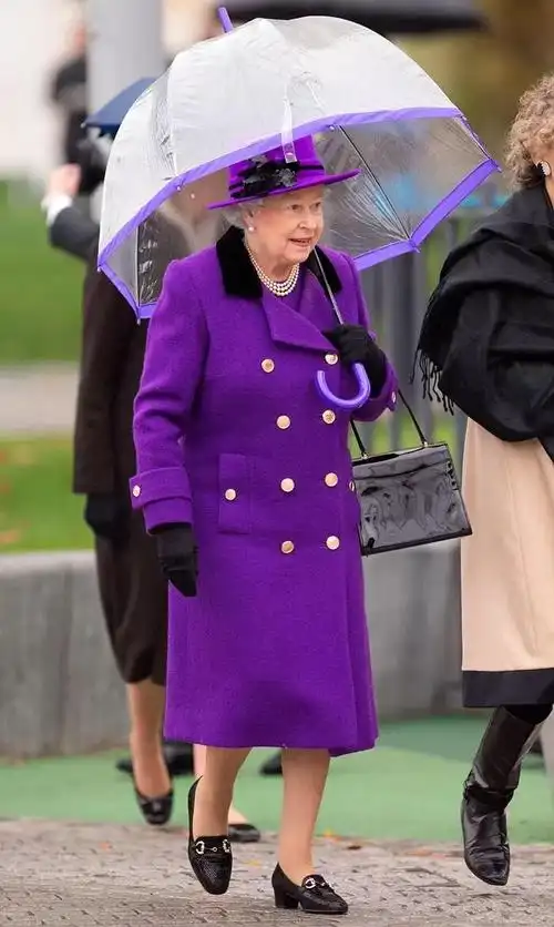 英国女王的美丽服饰