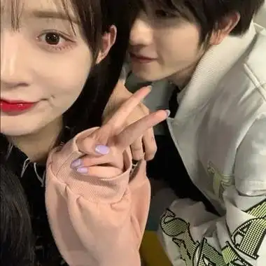 真人情侣头像超甜高清一对两张图片情侣头像二人专用微信图片大