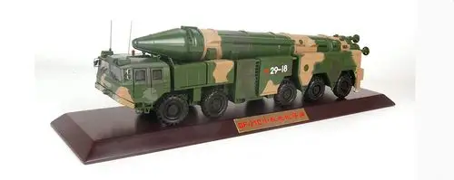 东风25导弹车模型 1:35