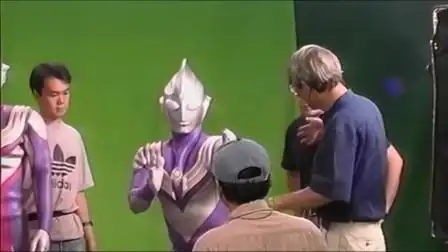 1996年《迪迦奥特曼》tv版拍摄现场,哥尔赞云雾中拍飞机