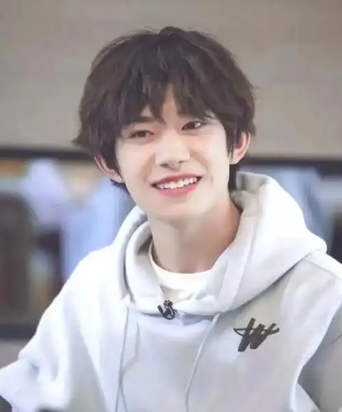 音乐储存记忆.#易烊千玺 #易烊千玺绝美镜头 #去年冬天 - 抖音