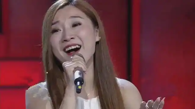 大连美女刘静格格演唱《九儿》,实力唱功堪比专业歌手