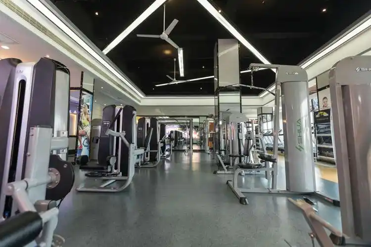 无氧训练区 设备精良 种类齐全