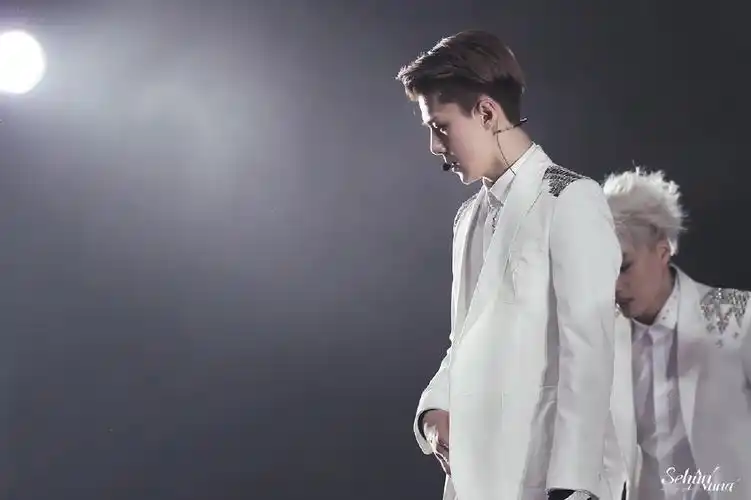 吴世勋 高清 意境 手机壁纸 电脑壁纸 【网络收图 侵权立删】