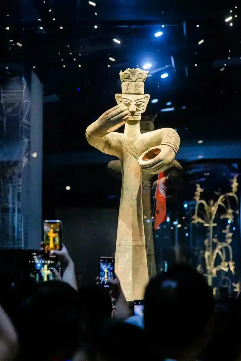 三星堆是新石器时代晚期到青铜时代的文化遗址,位于四川 - 抖音