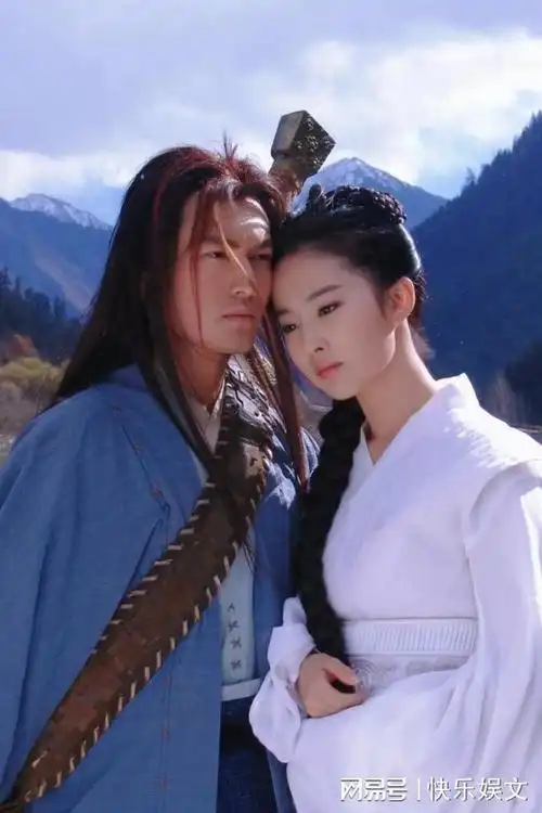 刘亦菲拍戏不幸溺水差点身亡!黄晓明跳瀑布救人,时隔18年被曝光